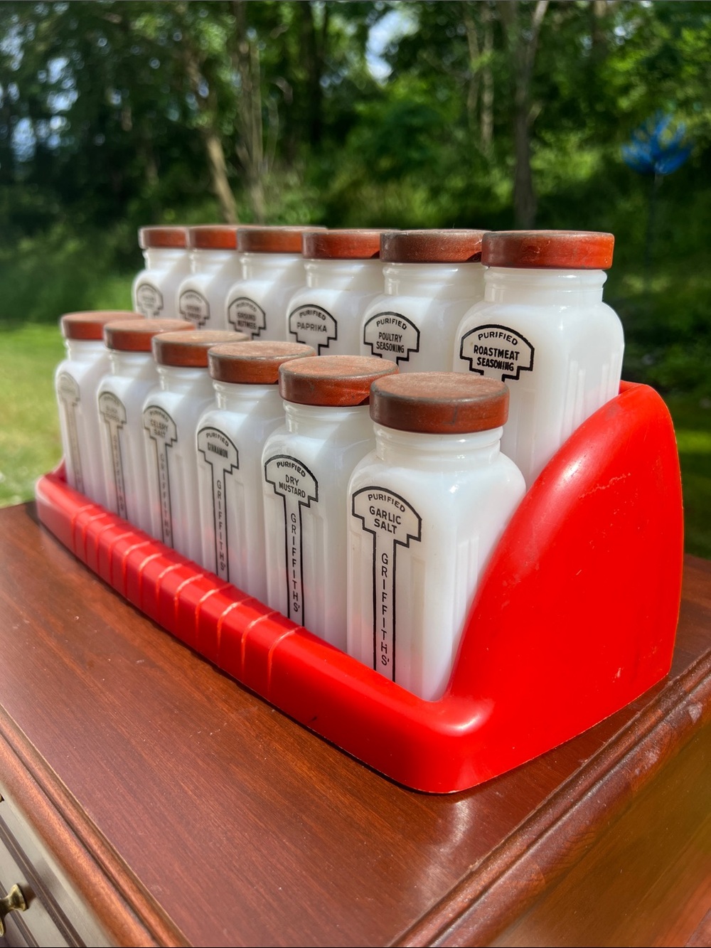 Vtg MCM Atomic Griffith's 12 Piece Milk Glass Spice Jar Set Red Rack Red Lid - Picture 2 of 15
